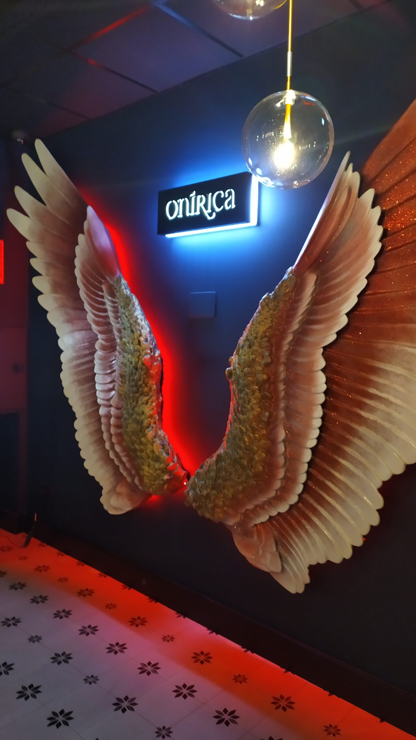 Alas entre el cielo y el infierno 250 cm