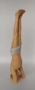 Figura de yoga.Sirsasana.Resina de Poliuretano 18 cm