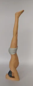 Figura de yoga.Sirsasana.Resina de Poliuretano 18 cm