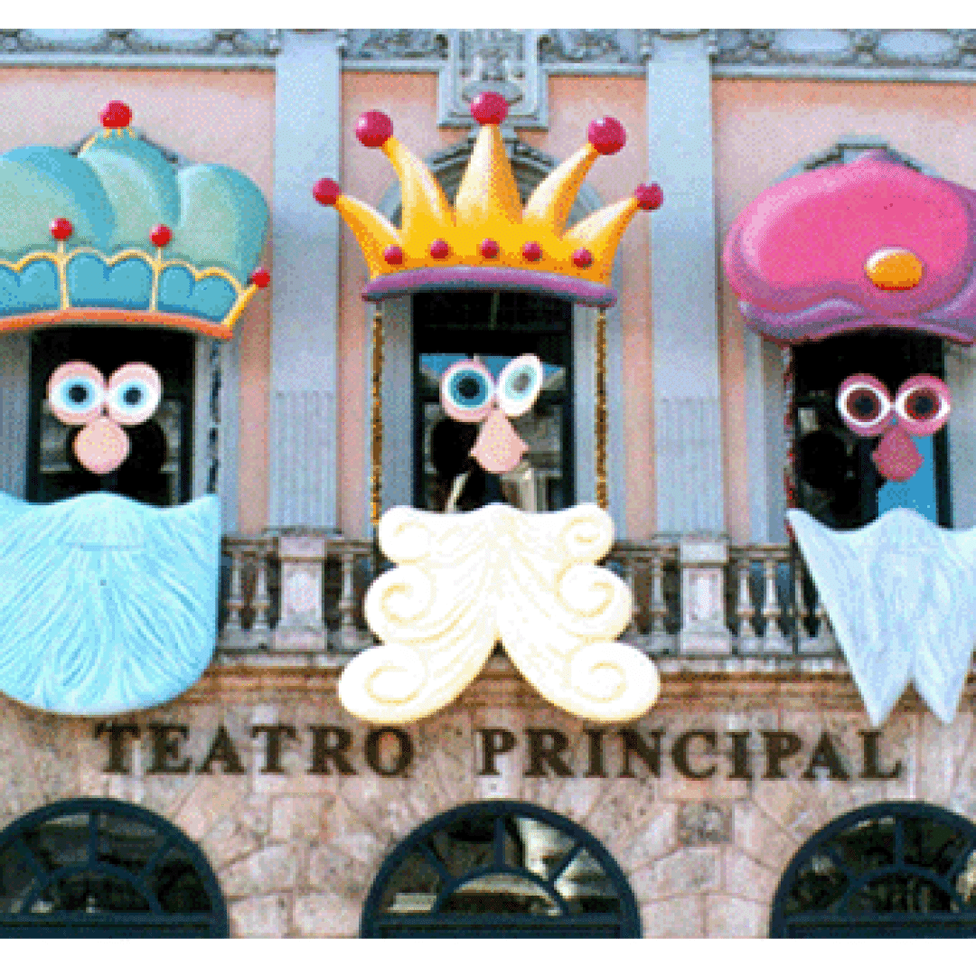 Reyes magos en el teatro principal.